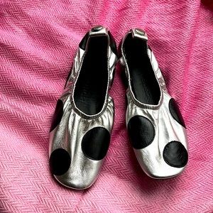 Tory Burch ballet flats, new and never worn.